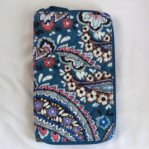 Vera Bradley Family Travel Wallet Haymarket Paisley Jewel NWOT - Picture 2 of 6